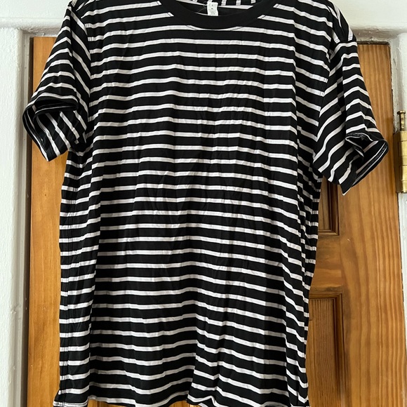 LuluLemon All Yours Tee - Picture 2 of 4